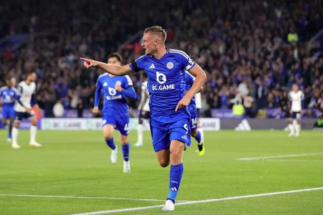 尤文爆冷拜仁,阿尔瓦雷斯完成帽子戏法 尤文爆冷拜仁,阿尔瓦雷斯完成帽子戏法