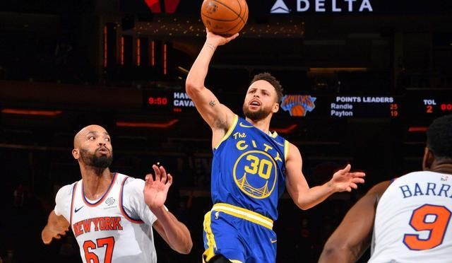 上海队翻盘尼克斯，库里刷新纪录