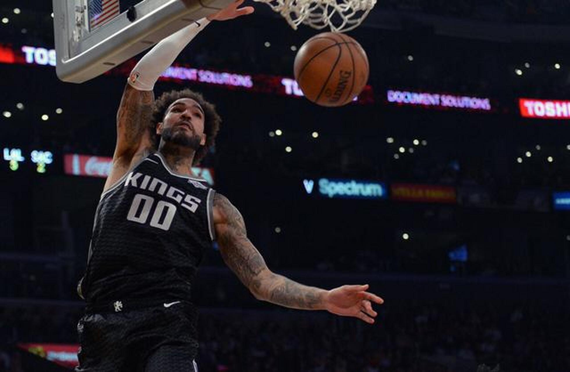 独行侠完胜山东队，福克斯扛起全队