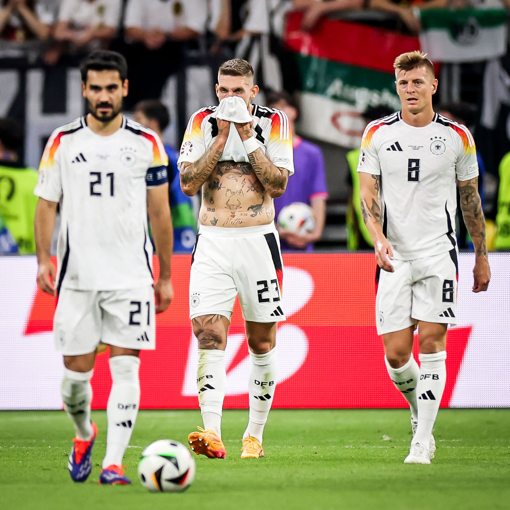 英格兰险胜瑞士，罗德里统治全场