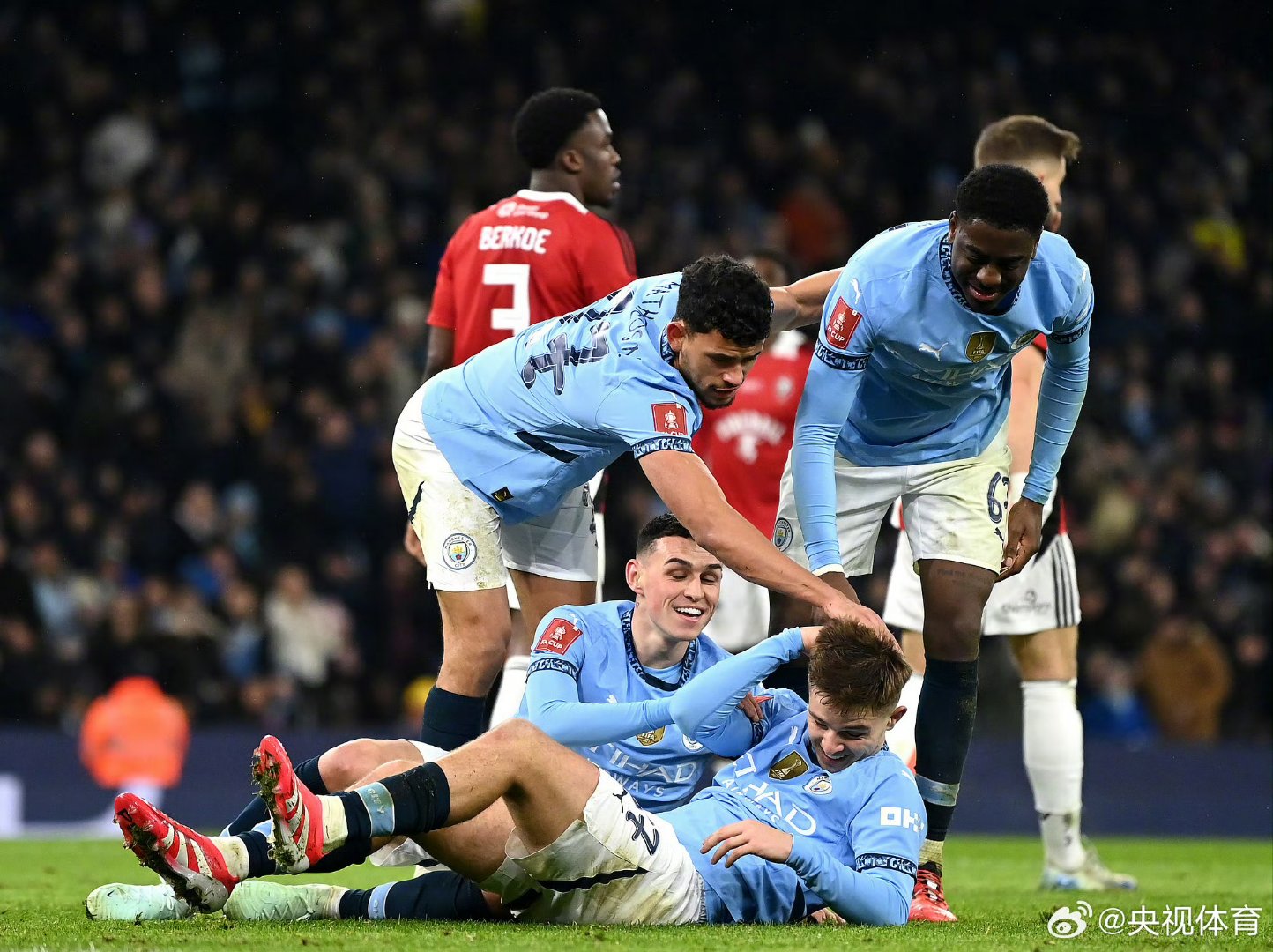 英格兰险胜瑞士，罗德里统治全场