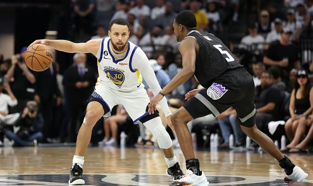 福建队横扫山西队，库里关键制胜